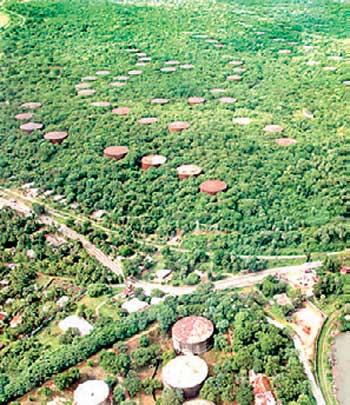 ත්‍රිකුණාමල තෙල් ටැංකි සංකීර්ණය නව ආයෝජකයන්ට විවෘත කෙරේ.