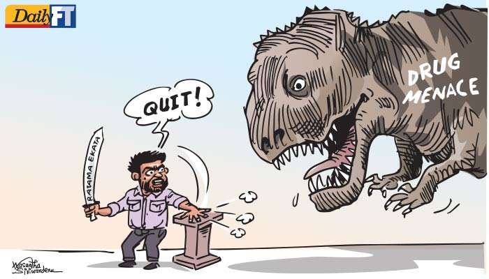 වහාම ‘ඉවත්වෙනු’ කියන්න අනුර මහින්දගේ ගමට යයි.